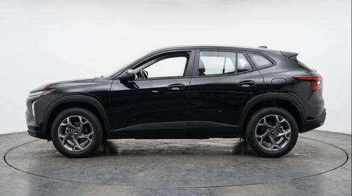 Mosaic Black Metallic 2025 Chevrolet Trax LT