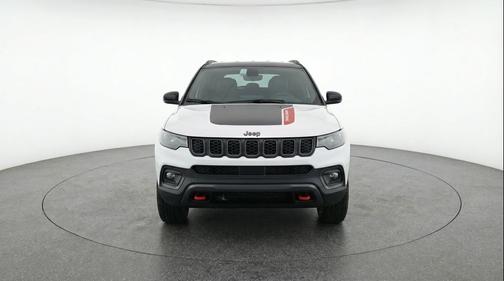 Bright White Clearcoat 2025 Jeep Compass Trailhawk
