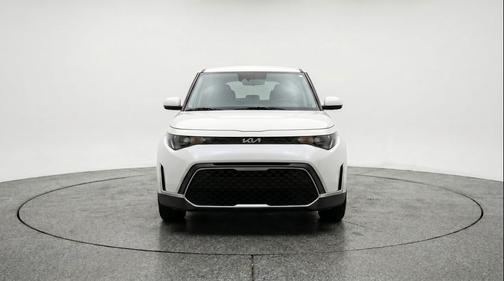 Snow White Pearl 2025 Kia Soul LX