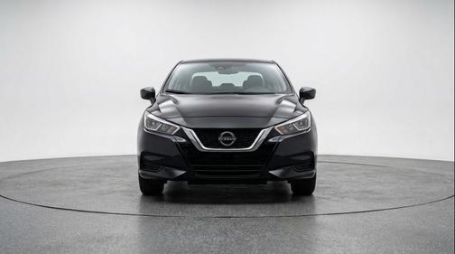 Super Black 2025 Nissan Versa 1.6 SV