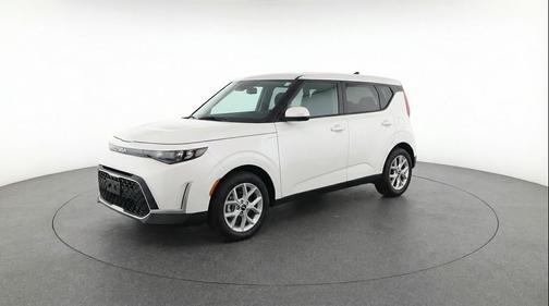 Snow White Pearl 2025 Kia Soul LX