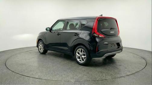 Fusion Black 2025 Kia Soul LX