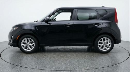 Fusion Black 2025 Kia Soul LX