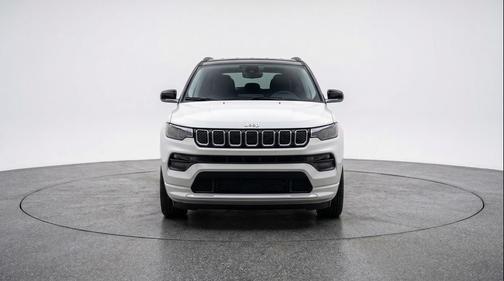 Bright White Clearcoat 2025 Jeep Compass Limited