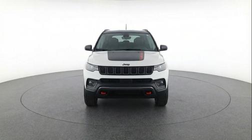 Bright White Clearcoat 2025 Jeep Compass Trailhawk