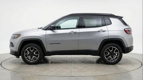 Silver Zynith Metallic Clearcoat 2025 Jeep Compass Trailhawk