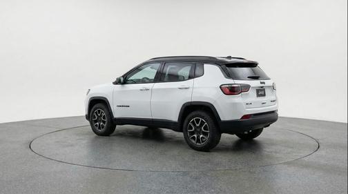 Bright White Clearcoat 2025 Jeep Compass Trailhawk