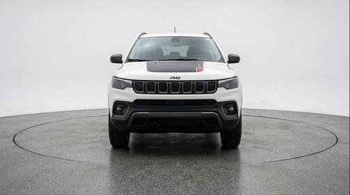 Bright White Clearcoat 2025 Jeep Compass Trailhawk
