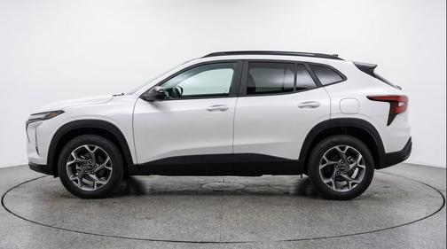Summit White 2025 Chevrolet Trax LT
