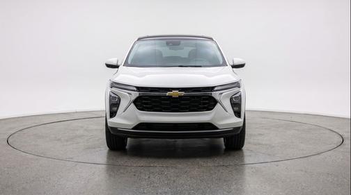 Summit White 2025 Chevrolet Trax LT