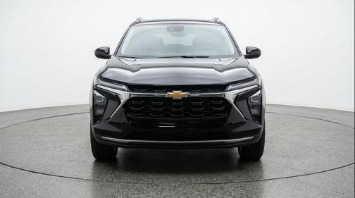 Mosaic Black Metallic 2025 Chevrolet Trax LT