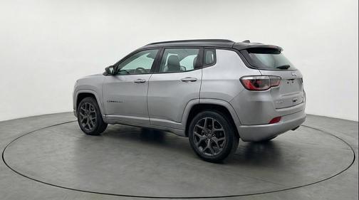 Silver Zynith Metallic Clearcoat 2025 Jeep Compass Limited