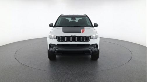 Bright White Clearcoat 2025 Jeep Compass Trailhawk