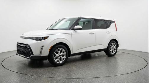 Snow White Pearl 2025 Kia Soul LX