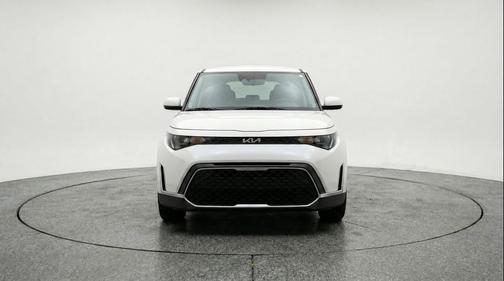 Snow White Pearl 2025 Kia Soul LX