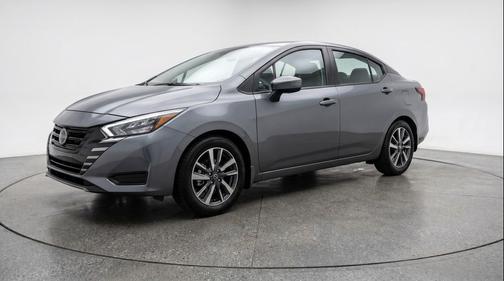 Gun Metallic 2025 Nissan Versa 1.6 SV