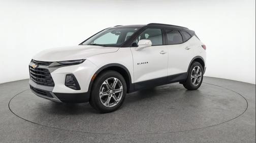 Summit White 2025 Chevrolet Blazer 2LT
