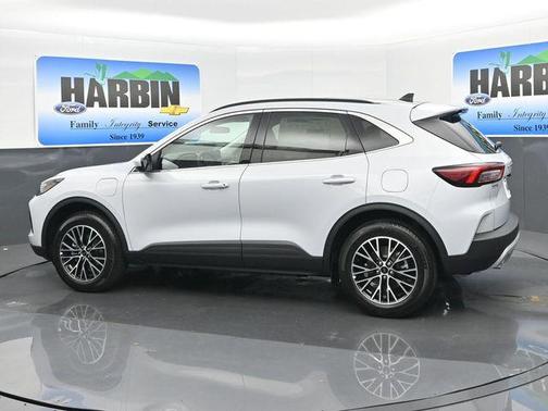 2025 Ford Escape PHEV SE