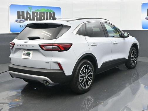 2025 Ford Escape PHEV SE