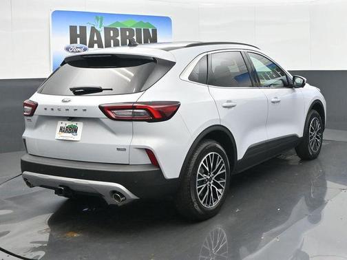 2025 Ford Escape PHEV SE