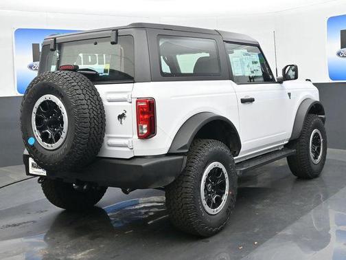 Oxford White 2026 Ford Bronco Base