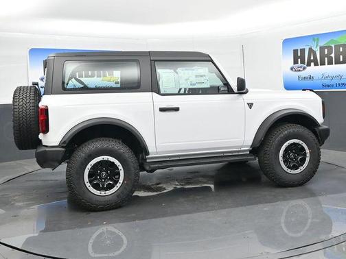 Oxford White 2026 Ford Bronco Base