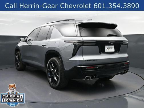 Sterling Gray Metallic 2024 Chevrolet Traverse RS