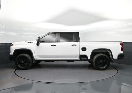 Summit White 2025 Chevrolet Silverado 2500 Custom