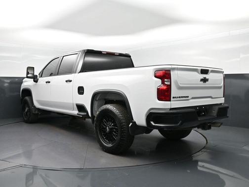 Summit White 2025 Chevrolet Silverado 2500 Custom