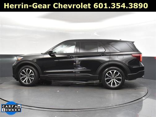 2022 Ford Explorer ST-Line