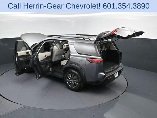 2022 Nissan Pathfinder SV 2WD