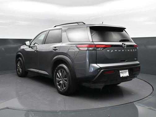 2022 Nissan Pathfinder SV 2WD