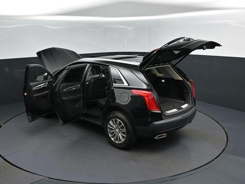 Black Metallic 2019 Cadillac XT5 Luxury