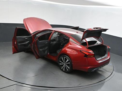 2022 Nissan Altima SR FWD