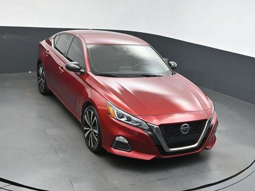 2022 Nissan Altima SR FWD