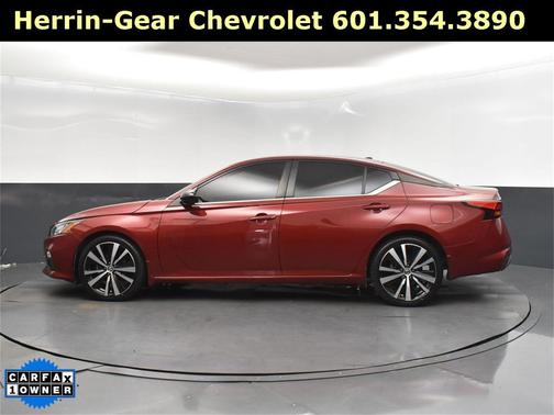 2022 Nissan Altima SR FWD