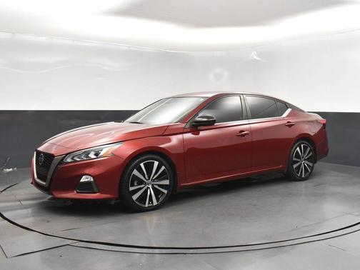 2022 Nissan Altima SR FWD