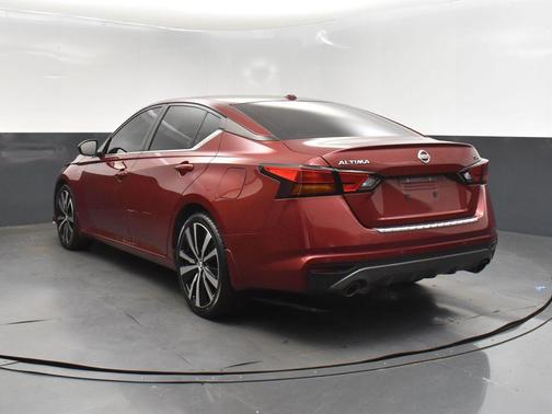 2022 Nissan Altima SR FWD