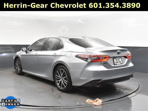 2022 Toyota Camry Hybrid XLE