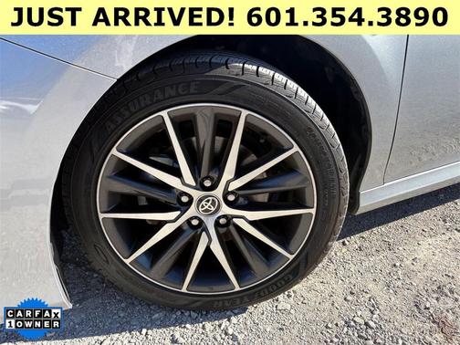 2022 Toyota Camry Hybrid XLE