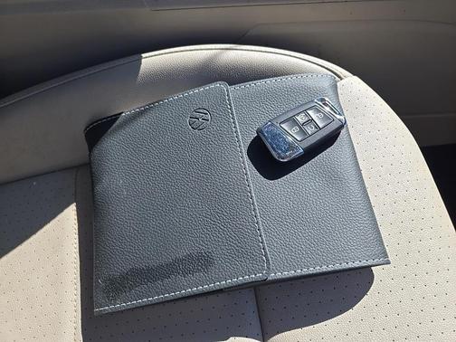 2021 Volkswagen Atlas 3.6L SE w/Technology