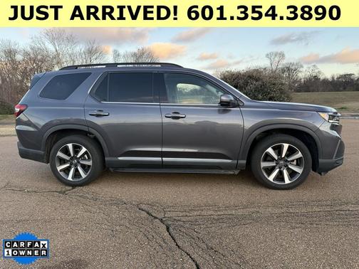 2023 Honda Pilot AWD Elite