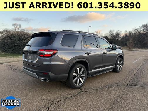 2023 Honda Pilot AWD Elite