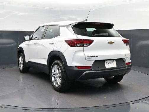 Summit White 2021 Chevrolet Trailblazer LS
