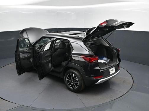Mosaic Black Metallic 2026 Chevrolet Trailblazer LT