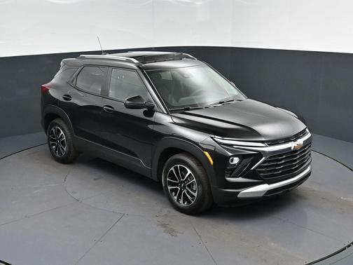 Mosaic Black Metallic 2026 Chevrolet Trailblazer LT