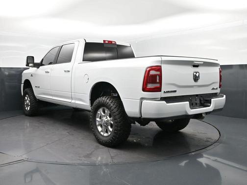 Bright White Clearcoat 2024 RAM 2500 Laramie Crew Cab 4x4 6'4' Box
