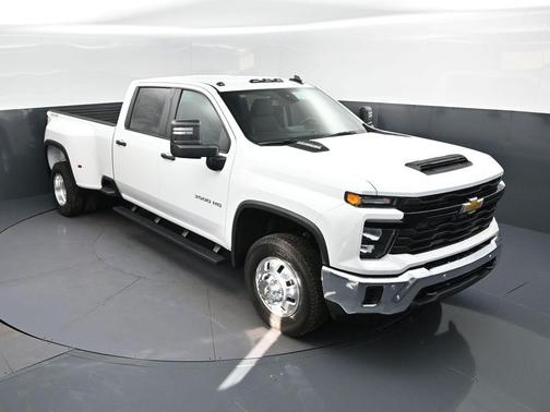 Summit White 2026 Chevrolet Silverado 3500 WT