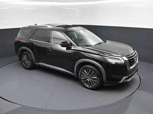 2022 Nissan Pathfinder SL 2WD
