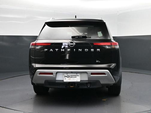 2022 Nissan Pathfinder SL 2WD